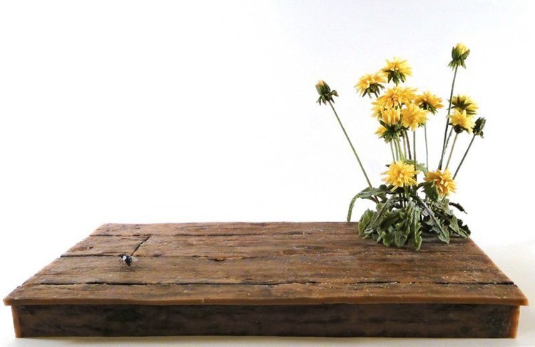 Image: Jeanne Silverthorne, Studio Floor with Dandelions and Bee, 2010 rubber, phosphorescent pigment 13.5″x 25″ x 13″
Courtesy of the Artist and Marc Straus Gallery