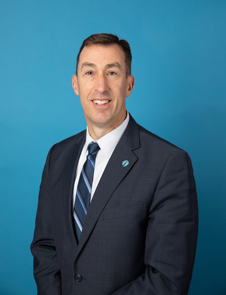 Steven Lewis' headshot